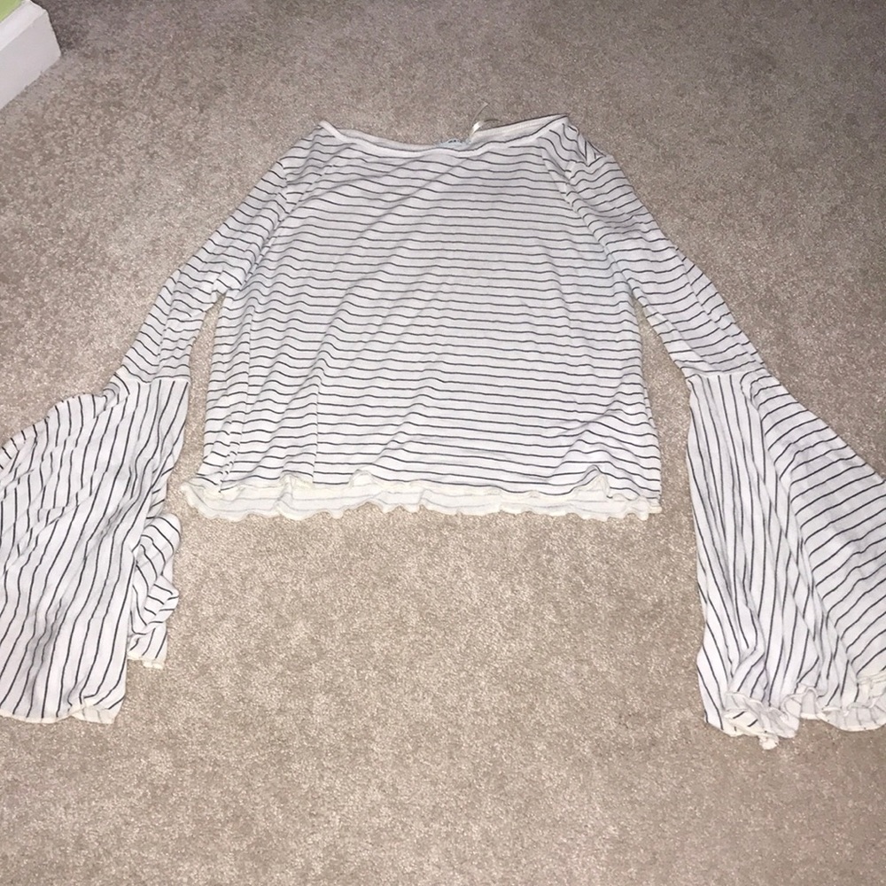 Cotton bell sleeved crop top